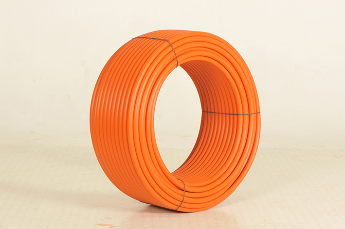 TUBE PLASTIQUE ORANGE 11